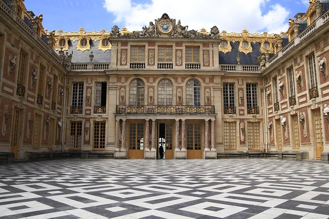 Versailles Palace & Marie-Antoinettes Estate Private Guided Tour With Lunch - Key Points