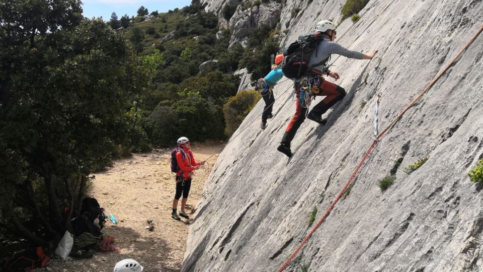 Aix-En-Provence: Rock Climbing Class on Sainte-Victoire Mountain - Experience Rock Climbing in Aix