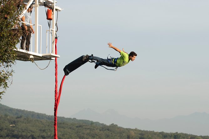 Bungee Jumping at Cola De Caballo - Location and Accessibility