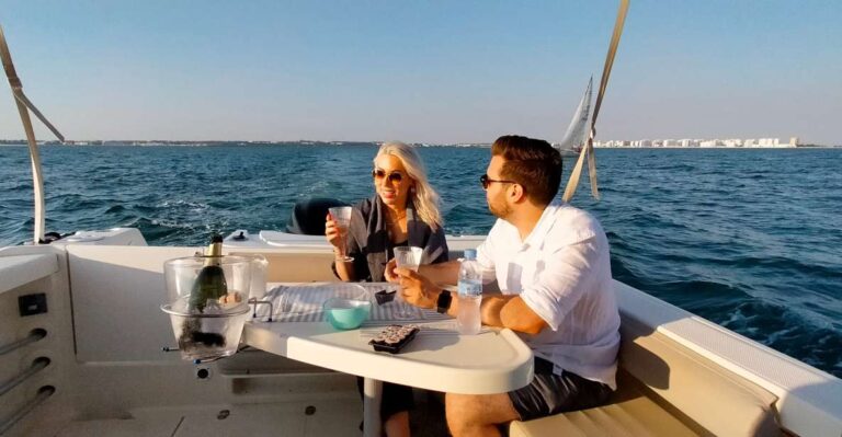 Cádiz: Private Sun Cruise for 2 With Aperitivo and Wine