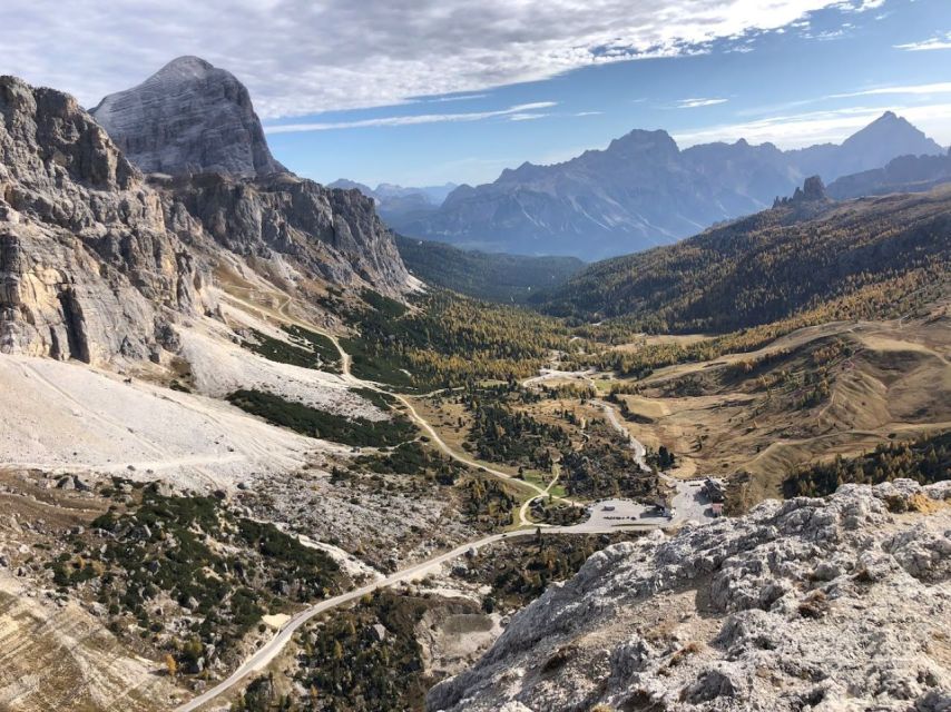 Cortina D'Ampezzo: Cortina Valley and Lakes Guided Tour - Tour Overview