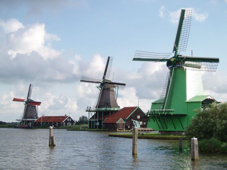 Day Trip to Zaanse Schans, Volendam and Marken