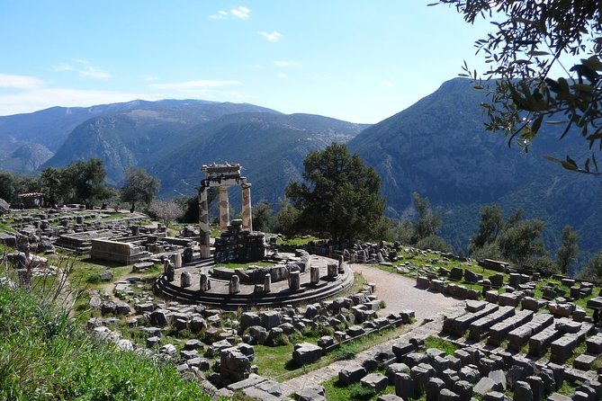 Delphi Private Tour: Navel of Earth, Apollo Temple, Oracle