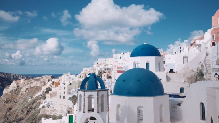 From Heraklion/Crete: Santorini Island Guided Day Trip