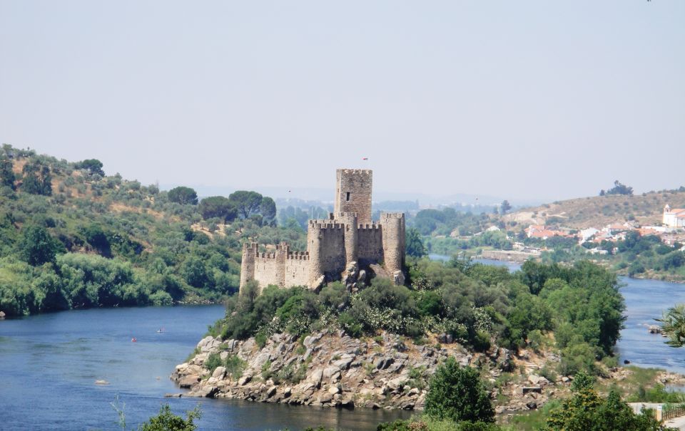 From Lisbon: Tomar and Almourol Castles Day Trip - Exploring Tomar Castle