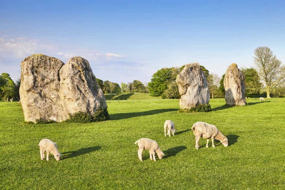 From London: Bath, Avebury and Lacock Village Day Trip - Itinerary