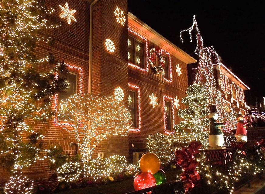 From Manhattan: 4-Hour Christmas Lights Luxury Bus Tour - Tour Itinerary