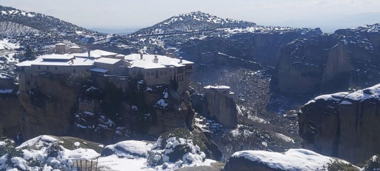From Thessaloniki: Private Day Trip to Meteora With Transfer