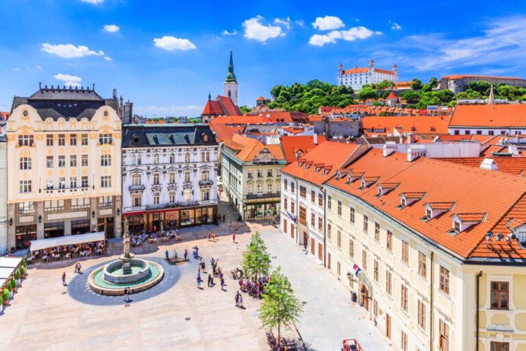 From Vienna: Roundtrip Bus to Bratislava With Walking Tour