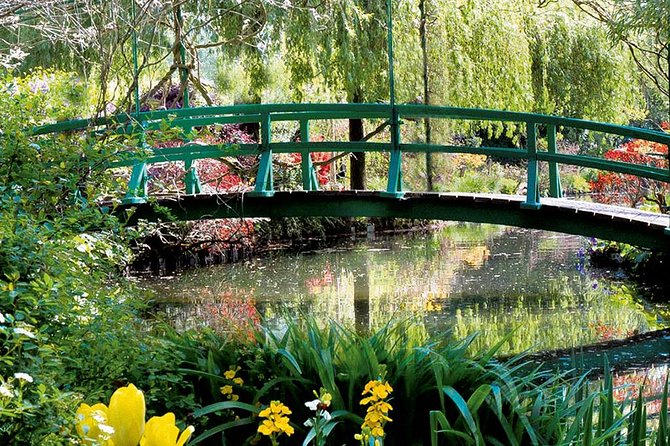 Giverny Private Half-Day Trip Including Claude Monet Gardens & House From Paris