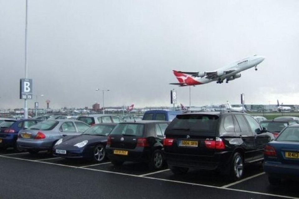 Heathrow Airport – Gatwick Airport or Vv 1-2 Pax - Service Details