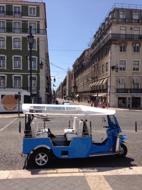 Lisbon: Private Guided Tour of Historical Center by Tuk Tuk - Tour Details
