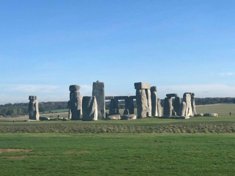 London: Stonehenge Private Transfer With Optional Guide