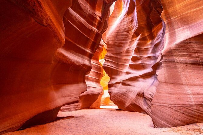 Lower Antelope Canyon Hiking Tour Ticket and Guide  – Las Vegas