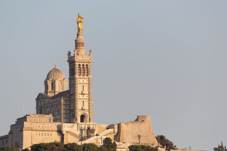 Marseille: First Discovery Walk and Reading Walking Tour
