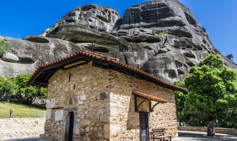 Meteora: Morning Half Day Sightseeing and Monasteries Tour