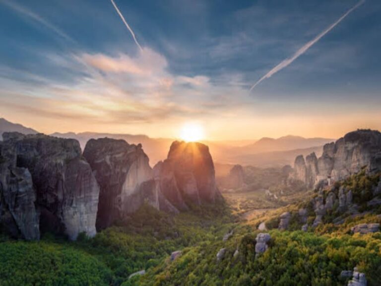 Meteora Private Full Day Tour From Athens & Free Audio Tour