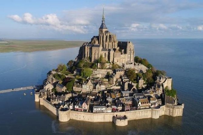Mont St Michel Small Group Guided Day Tour by Minivan From Paris - Tour Details