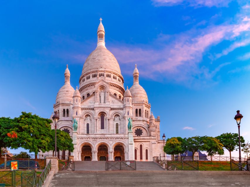Montmartre: First Discovery Walk and Reading Walking Tour - Discovering Montmartres Hidden Gems