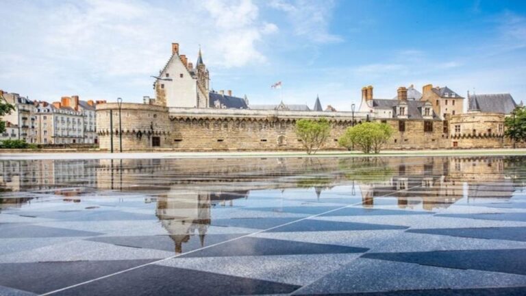 Nantes : Must-see Attractions Walking Tour