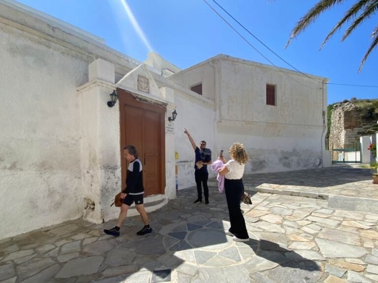 Naxos: Self-Guided Treasure Hunt & Tour