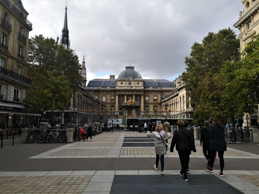 Notre-Dame, Île De La Cité & St. Severin Private Family Tour - Tour Details