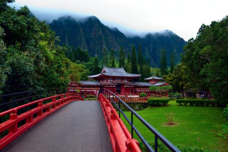 Oahu: Grand Circle Island Self-Guided Audio Driving Tour