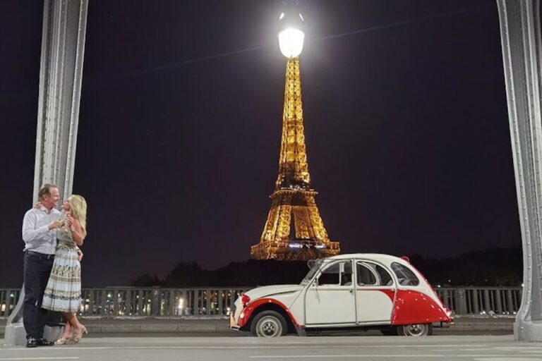 Paris: City Sightseeing Tour at Night in Vintage Car