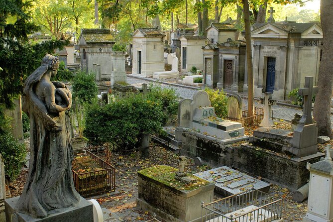 Paris: Haunted Père Lachaise Cemetery Guided Tour - Haunted Père Lachaise Cemetery Overview