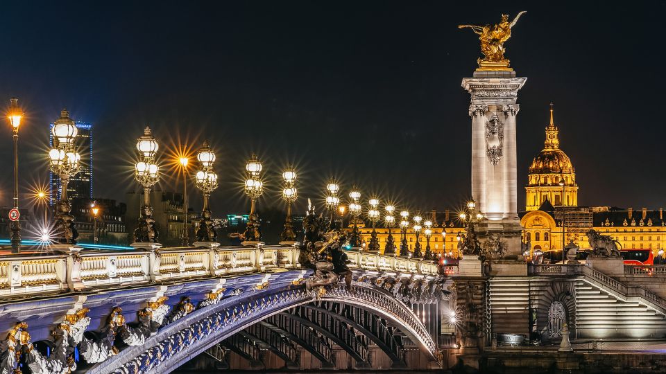 Paris: Night River Cruise On The Seine With Waffle Tasting - Seine River Cruise Details