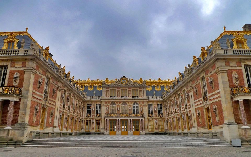 Paris: Private Van Transfer to Versailles - Background