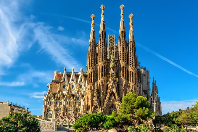 Park Guell & Sagrada Familia Private Tour With Hotel Pick-Up - Tour Details