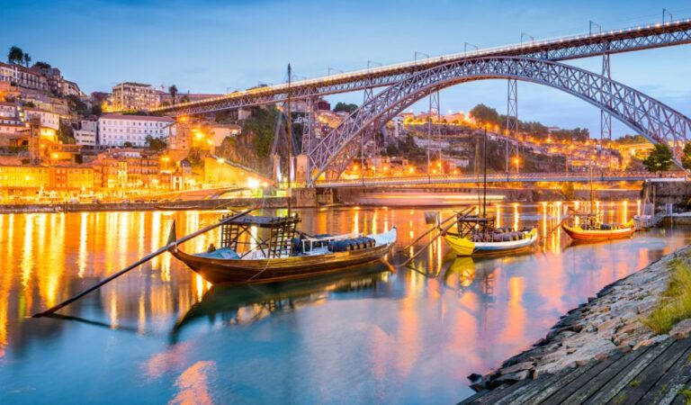 Private 4 Hours Tour of the Main Monuments in Oporto
