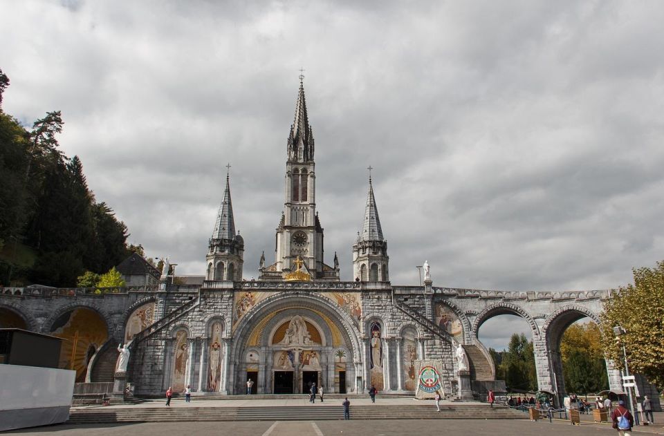 Private Transfer From Barcelona to Lourdes in France - Service Details
