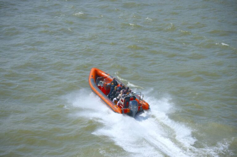 Rotterdam: Private Maas River Speedboat Cruise