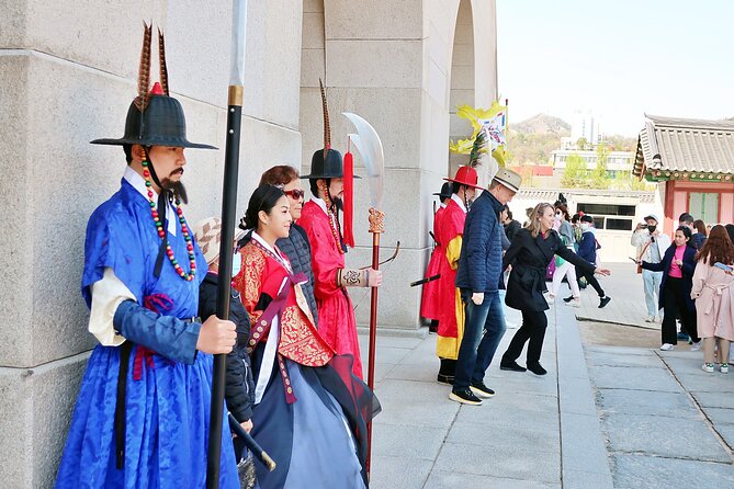 Royal Palace and Traditional Villages Wearing Hanbok Tour - Tour Highlights and Overview