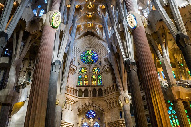 Sagrada Familia: Fast Track Guided Tour With Optional Tower - Tour Details