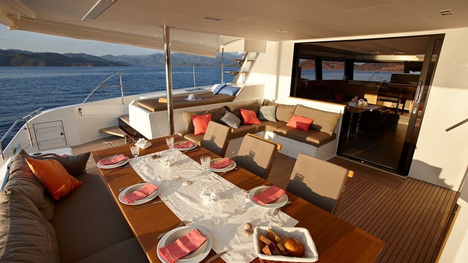 Santorini: Luxurious Catamaran Cruise With Meal & Open Bar - Activity Details