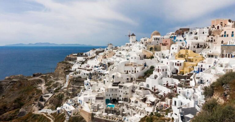 Santorini: Small Group Sightseeing Tour With a Local Guide