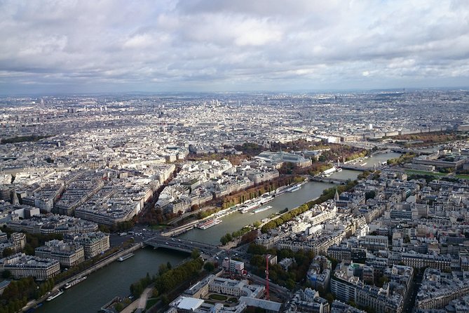 Skip-The-Line Eiffel Tower Small Group Tour With Priority Access