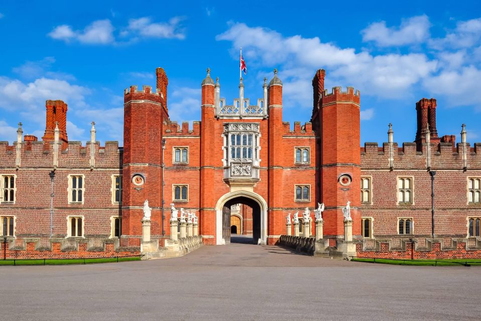 Skip-The-Line Hamptoncourtpalace Guided Day Trip From London - Tour Details