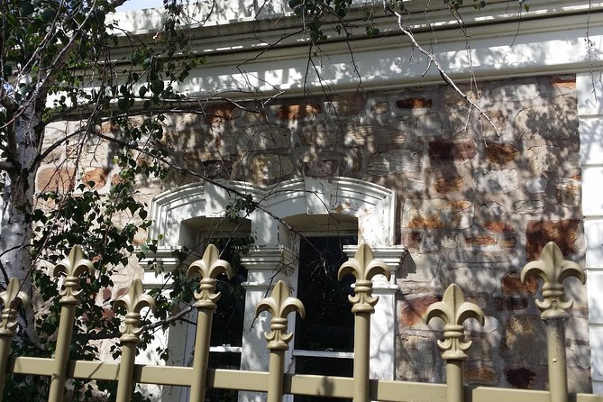 Stately Swagger Adelaide Walking Tour - Uncovering North Adelaides History
