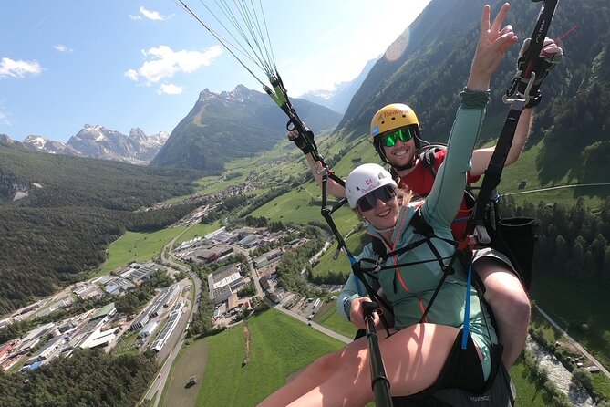 Tandem Paragliding in Neustift