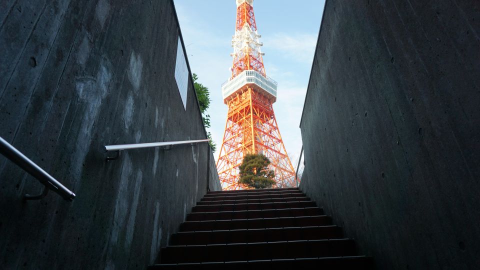 Top 3 Hidden Tokyo Tower Photo Spots and Local Shrine Tour - Unique Photo Spot #1: Tokyo Tower Rooftop