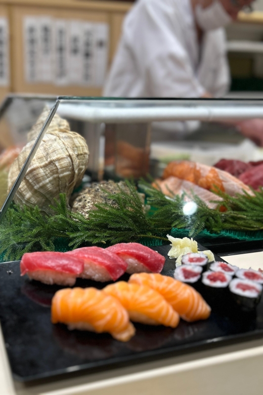 Toyosu Tuna Auction and Tsukiji Market by Gov Licensed Guide