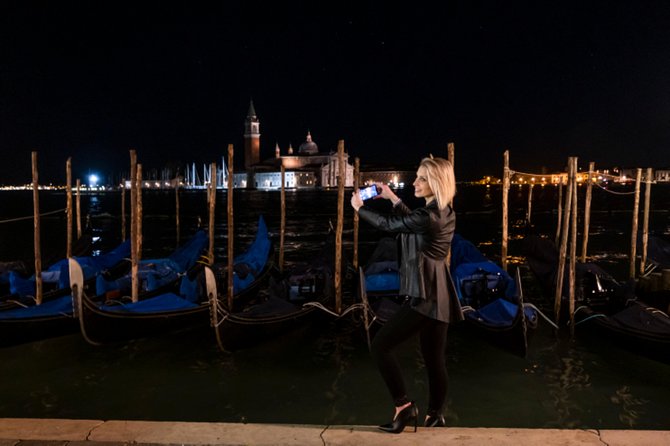 Venice by Night Sightseeing Tour With Local Wine and Tapas - Tour Overview and Experience