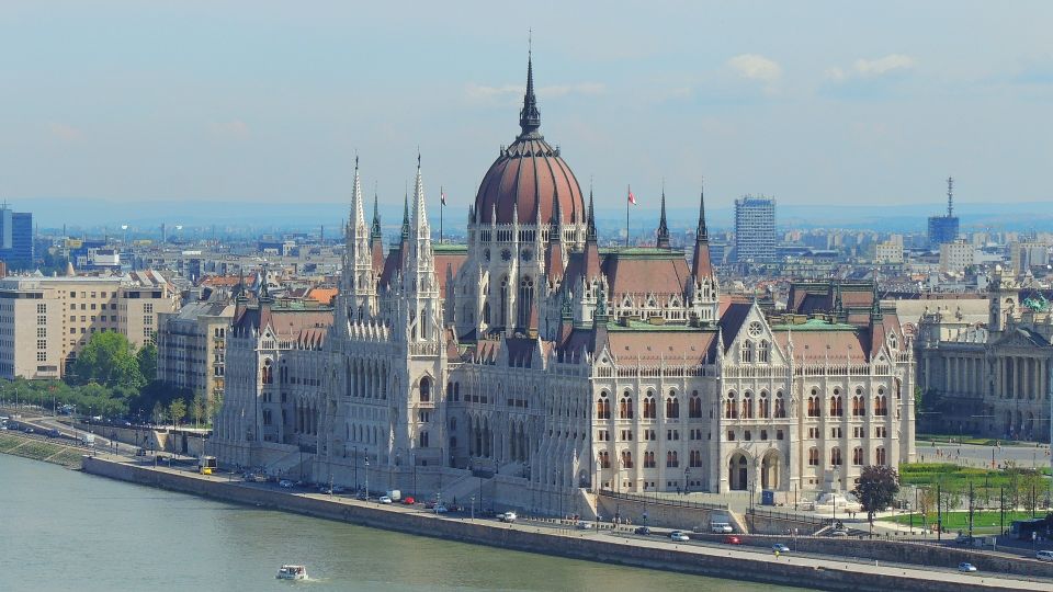 Vienna: Private Day Trip to Budapest - Booking Details