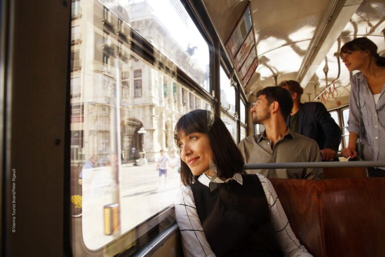 Vienna: Public Transport City Card and Attraction Discounts