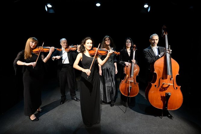 Vivaldis Four Seasons Meets Bachs Masterpieces - A Harmonious Fusion of Styles