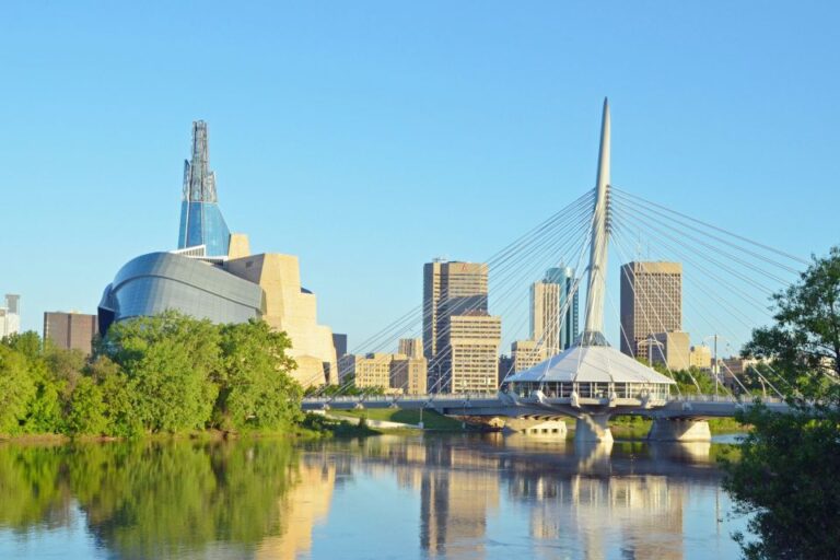 Winnipeg: 2-Hour City Trolley Tour